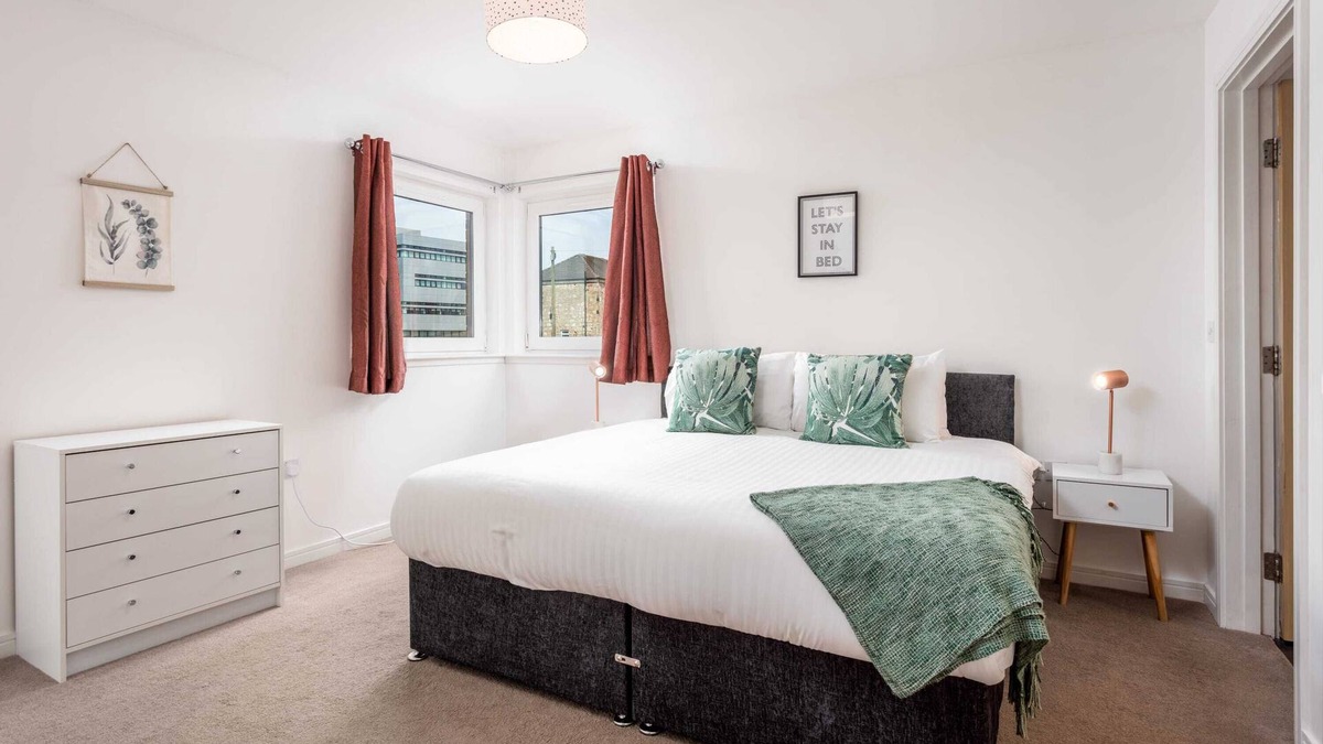 Kilmarnock Apartment | Walker Suite No52 - Donnini Apartments