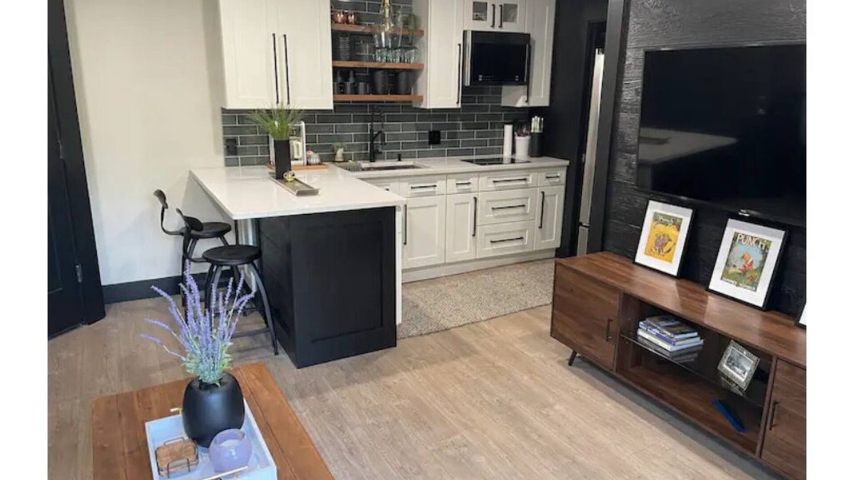 Harriman Villa | Walker Top Private Quiet Luxury 1 Br. Villa