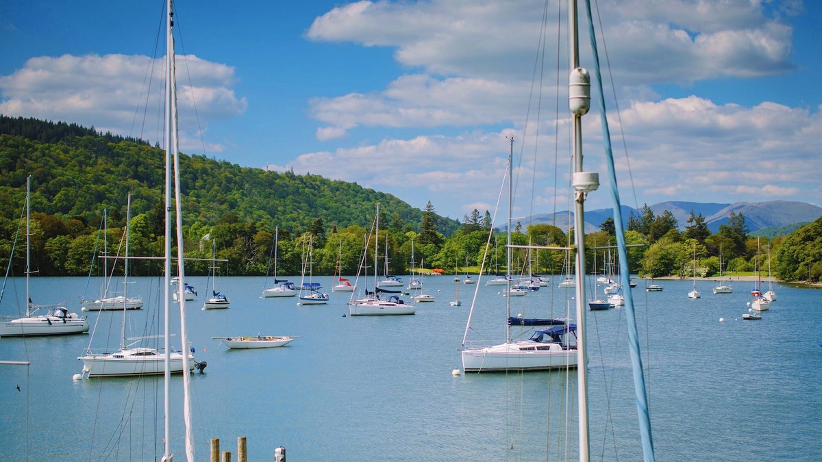 Bowness-on-Windermere House | Walkers - Luxury Boat House On The Shore Of Lake Windermere Near to Bowness