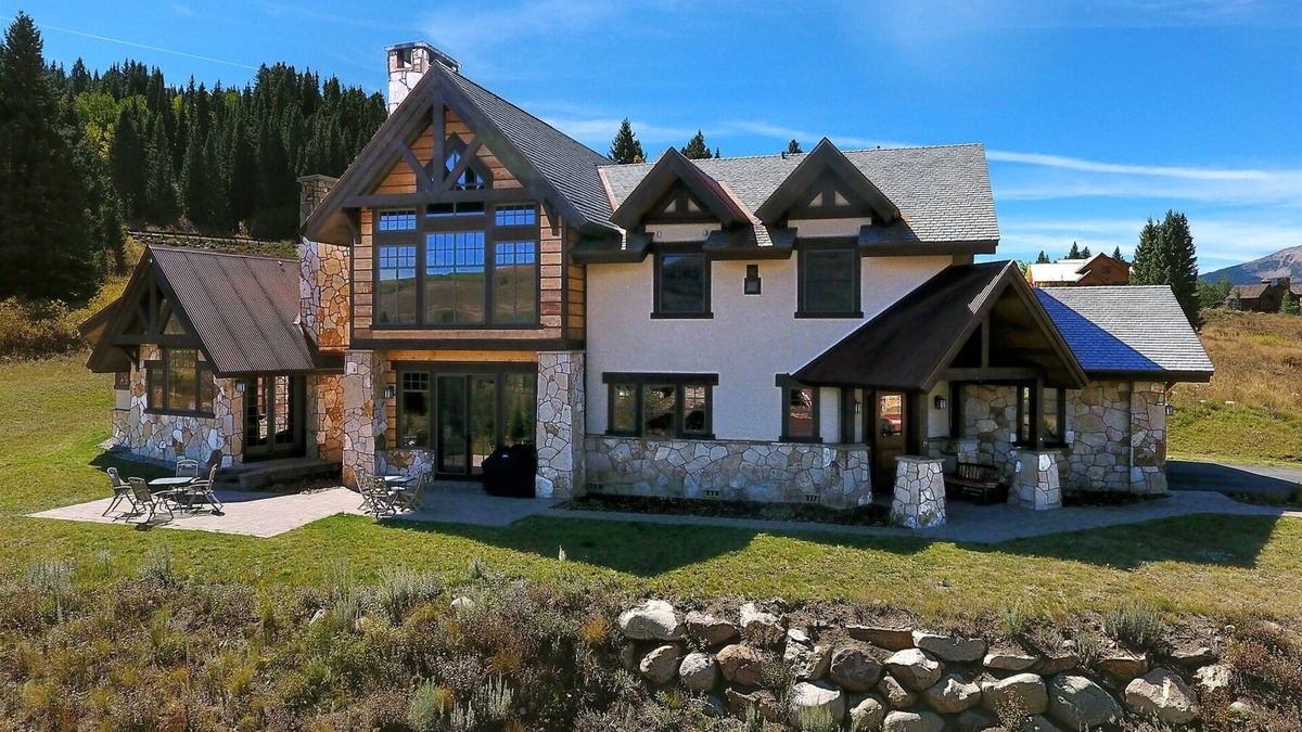 Mount Crested Butte House | Walking Deer/Ski-in Ski-out Luxury Home at the Base of Prospect Lift! Sleeps 14!