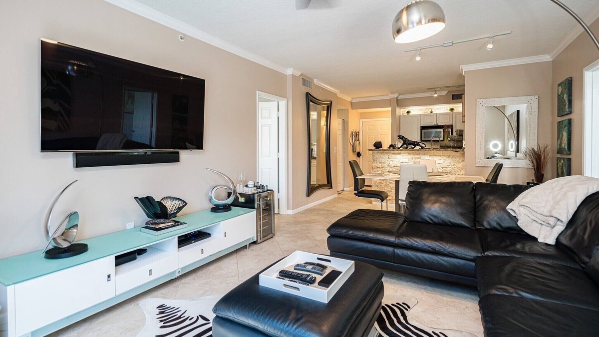 Downtown West Palm Beach Condo | walking distance to EVERYTHING in downtown West Palm Beach.