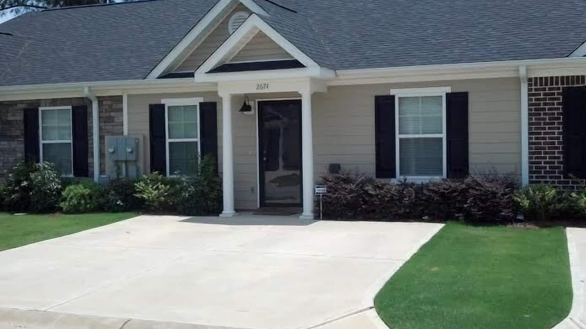 Augusta House | Walking Distance From Course!