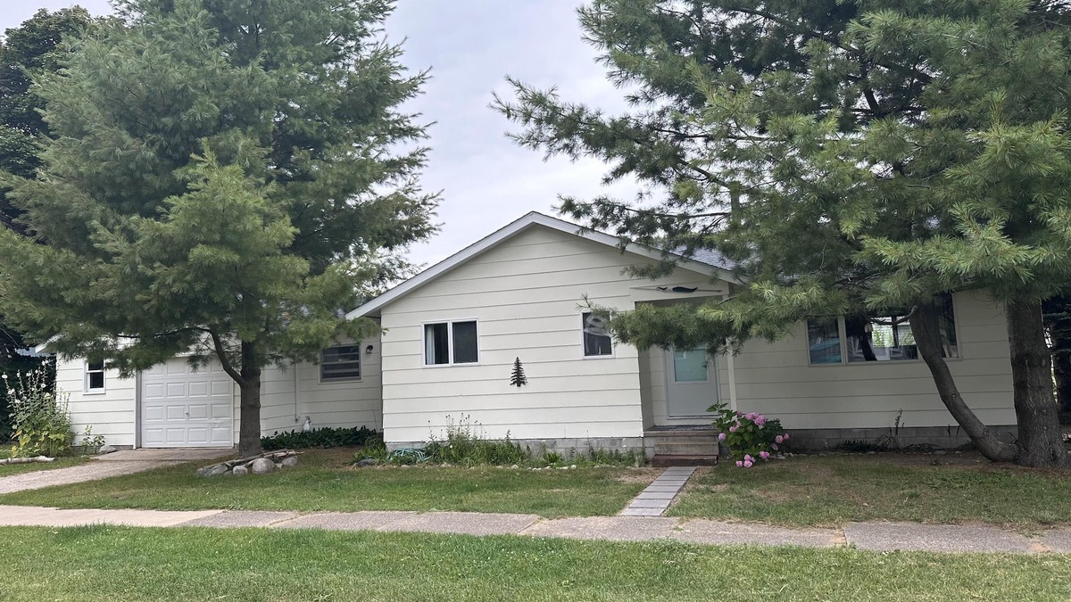 Grand Marais House | Walking distance to everything!