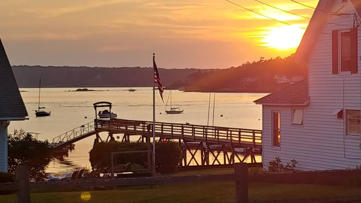Pemaquid Beach House | Walking Distance to 2 Beaches, Sleeps 12