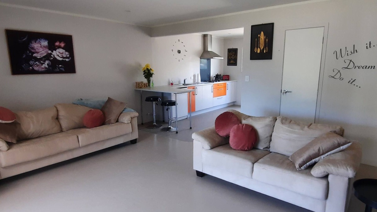 Mangawhai House | Walking distance to cafes and restaurants