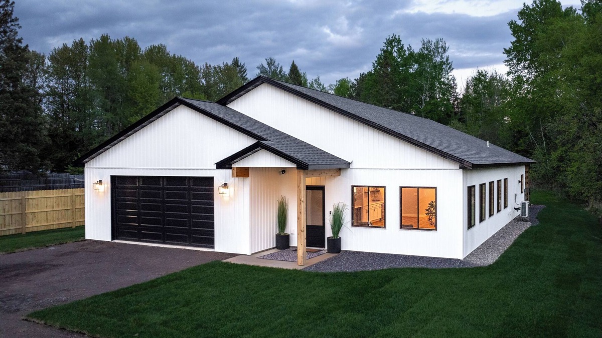 Duluth House | Walking distance to Pike Lake beach, hot tub & game room, pet friendly
