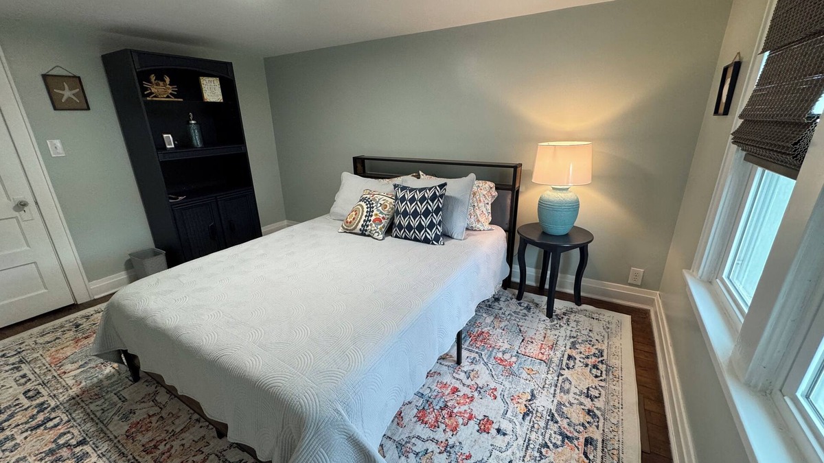 Dunbar House | Walking Distance to Shawnee Soccer Complex