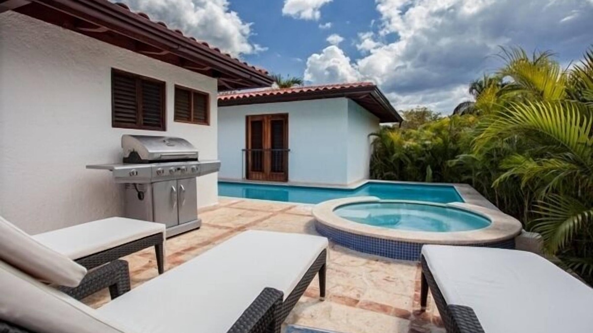 Los Lagos Villa | Walking Distance to the Beach