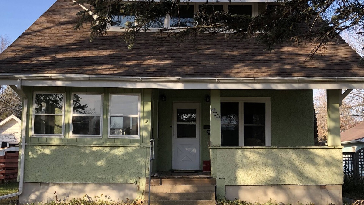 Hibbing House | walking distance to the historic high school, downtown and Bob Dylan's home.