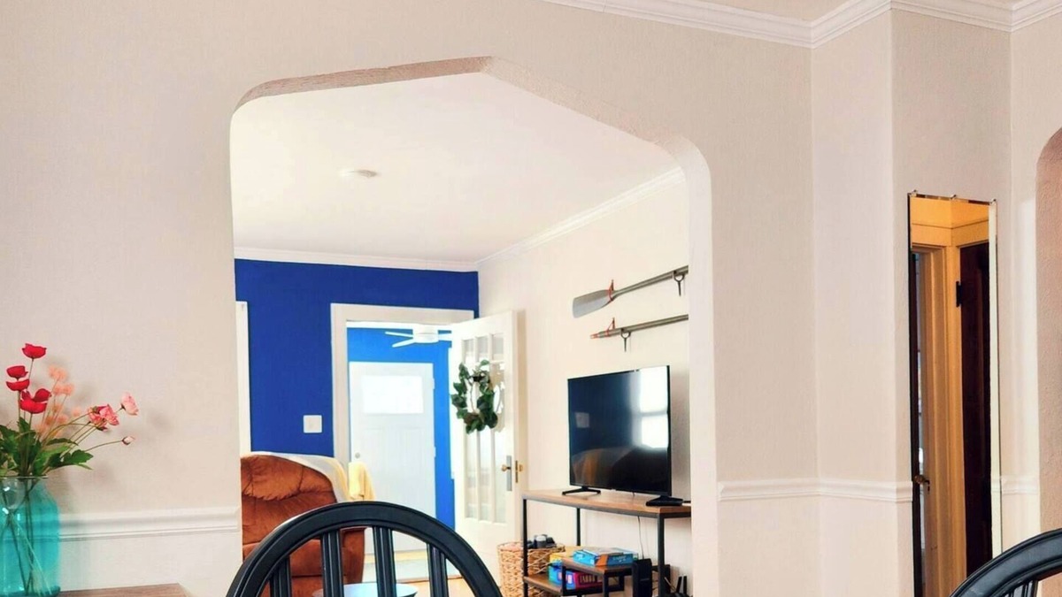 Lake Geneva Cottage | Walking distance to the beach and downtown. Quiet, Clean and Cozy.