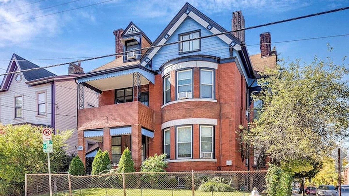 Shadyside Condo | Walking Distance to Walnut St/UPMC/CMU