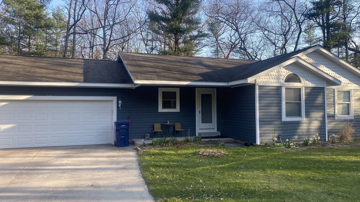 Rapid City House | Walking Distance To Torch Lake Sandbar!