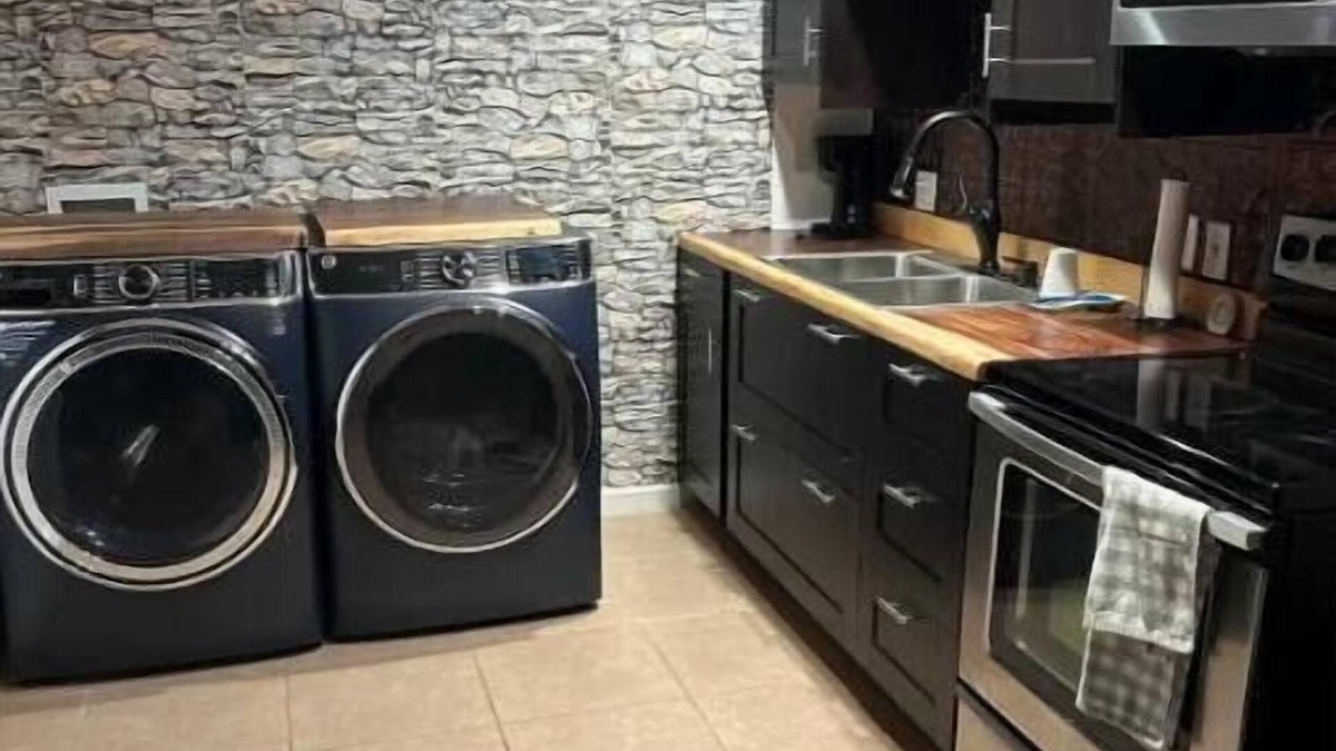 Radcliff Apartment | Walkout bungalow