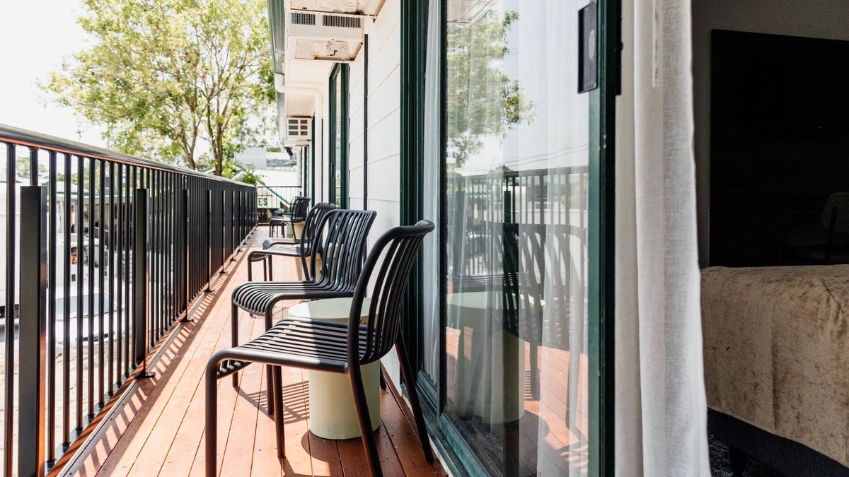 Mudgeeraba Hotel | Wallaby Hotel