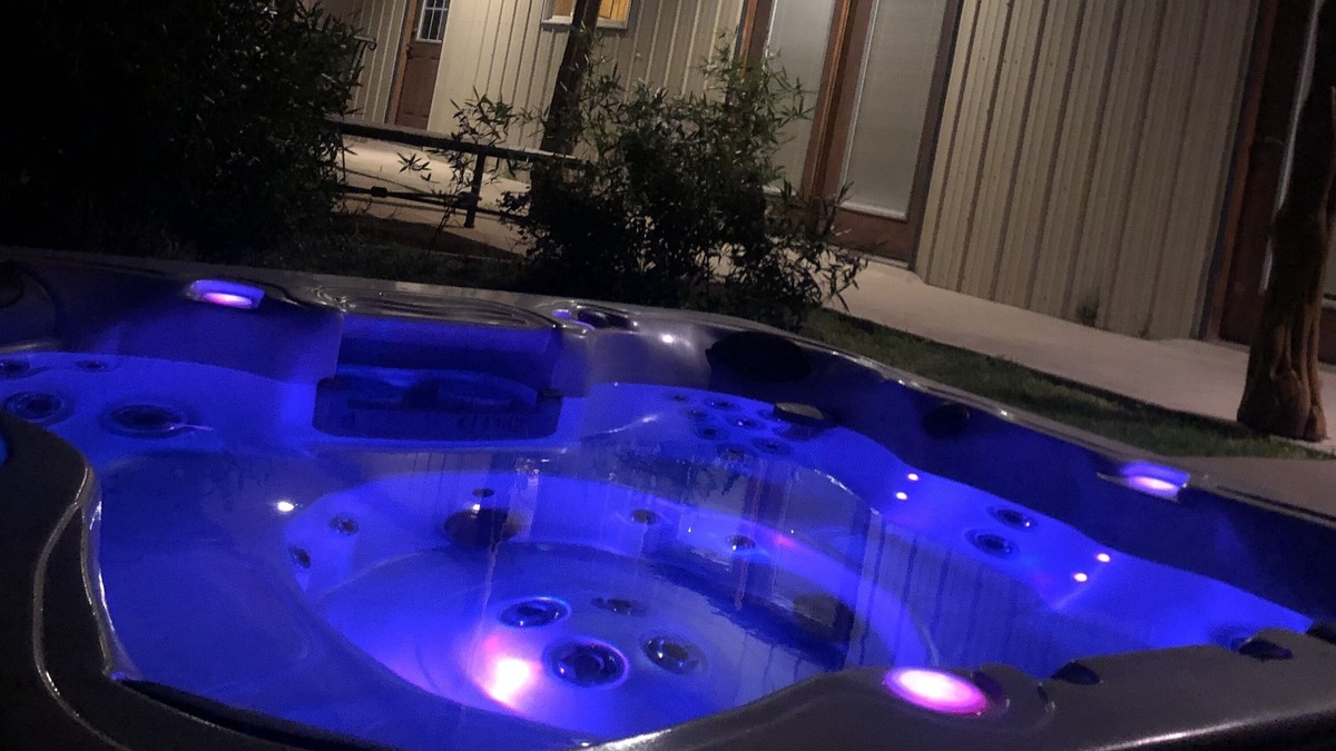 Canyon House | Wallace Ranch w/arena, corrals, fire pit, pool table, outdoor shower & HOT TUB!
