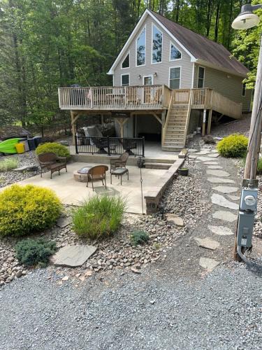 Greentown House | Wallenpaupack Lake house