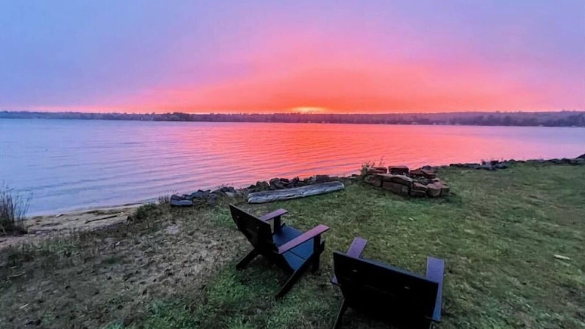 Houghton House | Walleye Point Lakeside Retreat