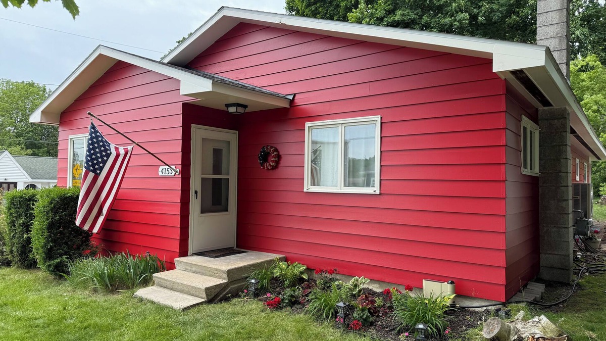 Walloon Lake House | Walloon Village Cottage - Ideal for families