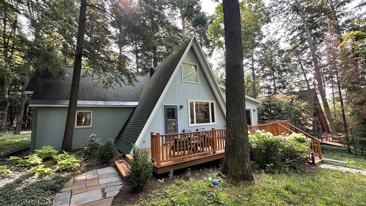 Walloon Lake House | Walloon Village Home- Few Steps To Lake Access!