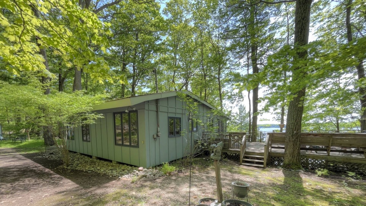 Rideau Lakes Ski Chalet | Walnut Grove- Sand Lake on the Rideau Lakes