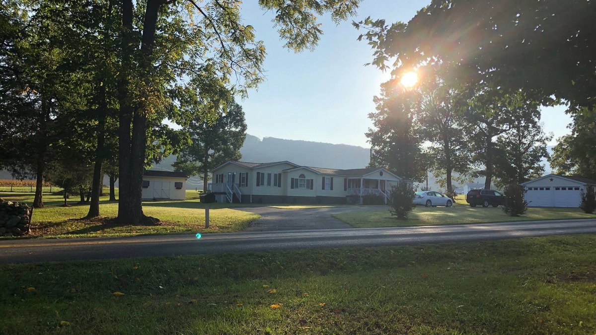 Luray House | Walnut Lane House - Private Mountain views