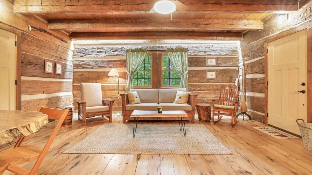 Glenford Cabin | Walnut Lodge Cabin-Private Oasis on 16 acres