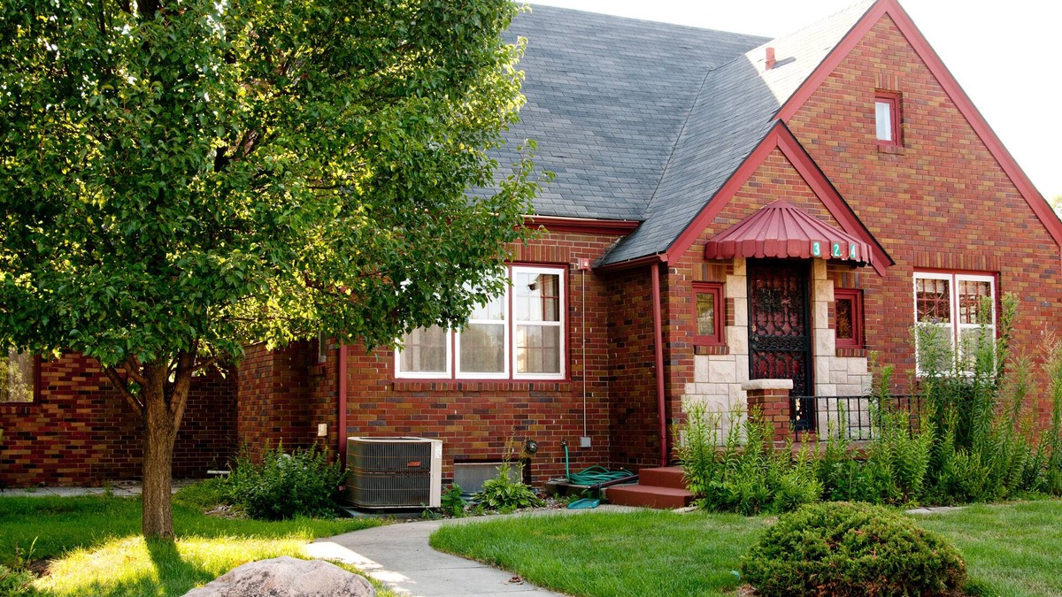 West Des Moines House | Walnut Place a Charming Home in Historic Valley Junction area of West Des Moines