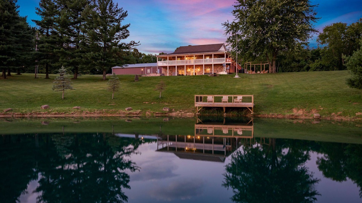 Logan Cabin | Walnut Ridge Retreat | Pickleball | Pond | Pool