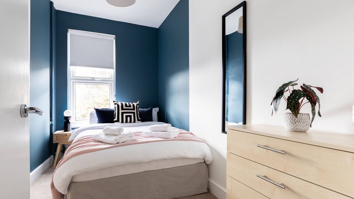 Hoe Street House | Walthamstow Gem: 3BR Urban Haven