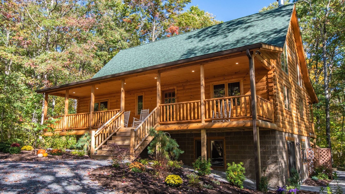 McHenry House | Wander Inn: Only 1 Mile to Wisp Resort & Lake Activities