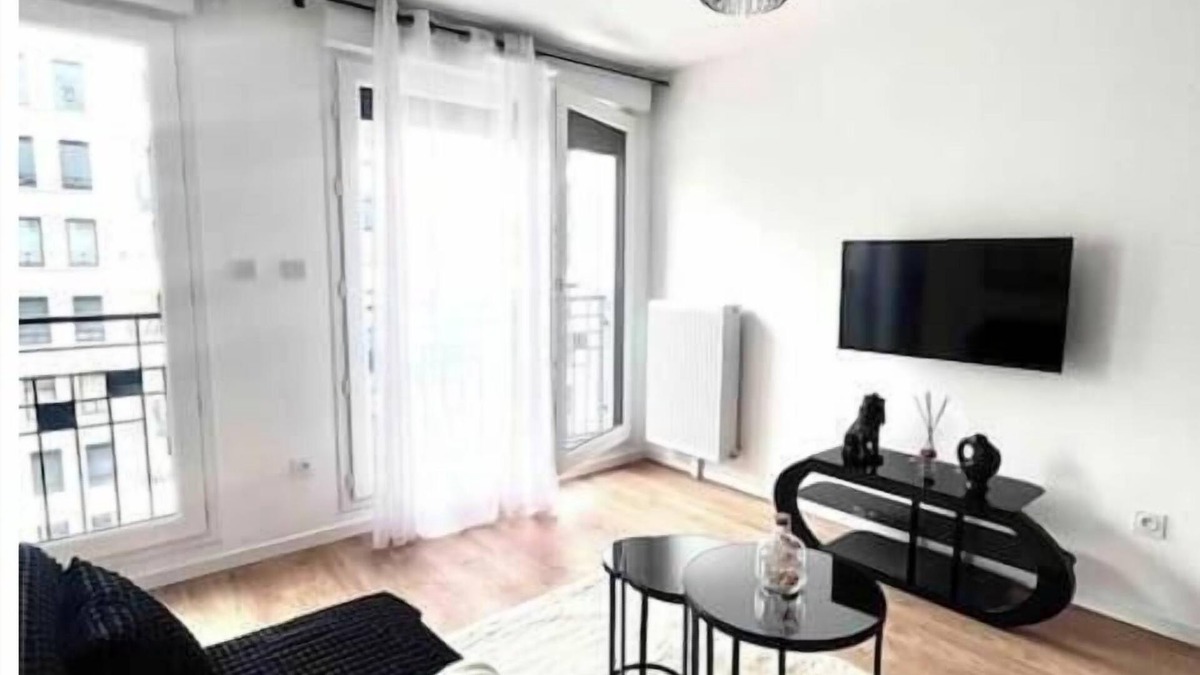 Saint-Ouen Apartment | Wander Saint Ouen