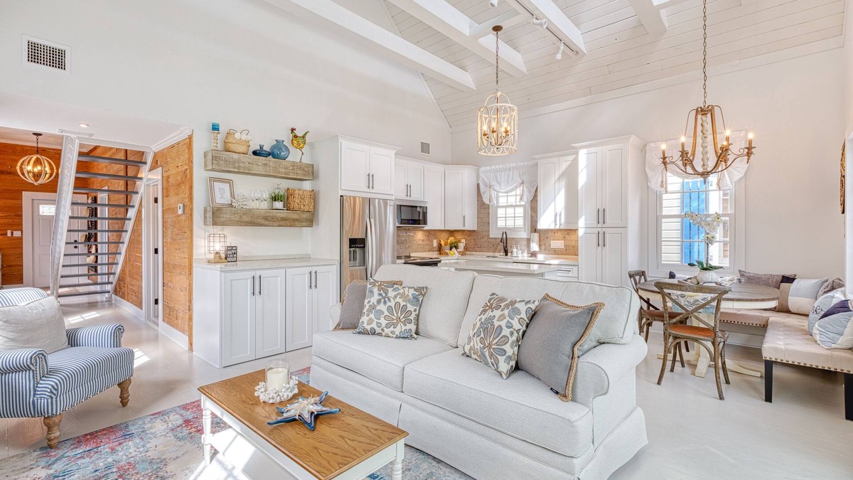 The Meadows House | WANDERLUST ~ Stunning 3 Bed, 3 Bath Retreat in Peaceful Neighborhood w/Pool!