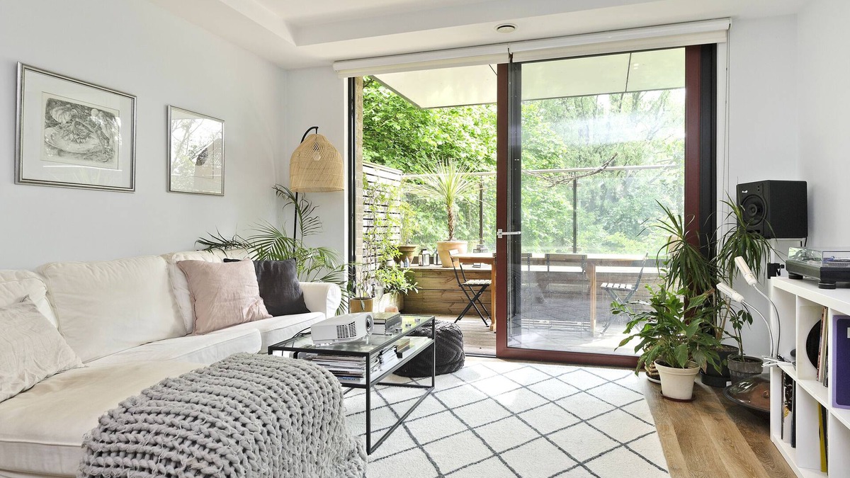 Earlsfield Apartment | Wandle Waters, by Veeve