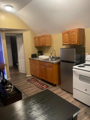 East Hartford Apartment | Wanna hang out