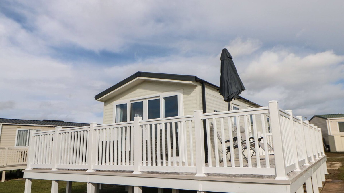 Woodhorn Cottage | WANSBECK VIEW 2, pet friendly, country holiday cottage in Ashington