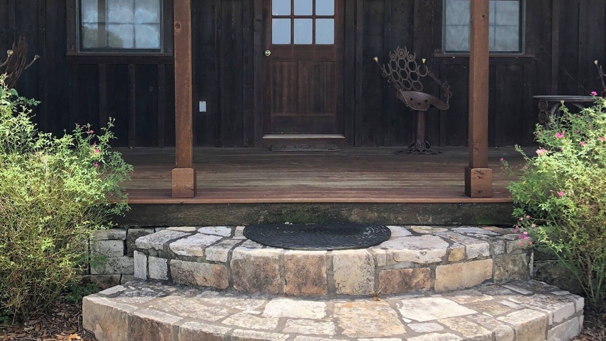 Schulenburg Cabin | Want to enjoy the country? Experience the beauty and quiet here at the Cabin!