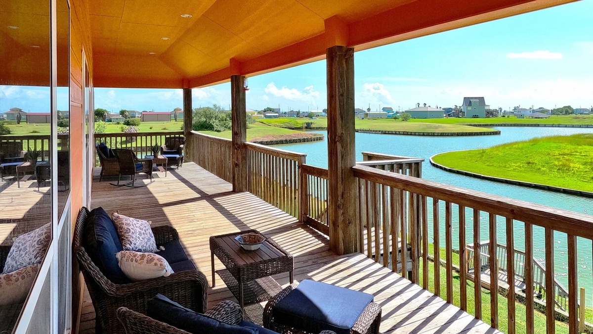 Port Alto House | Want to Get Away? Come "Seas the Bay!"
