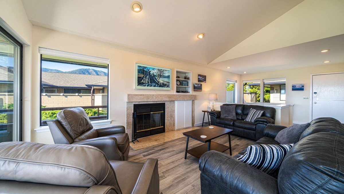Wapato Point Condo | Wapato Point Halmalka Condo 510-A, 3 bed 2 bath, Sleeps 8, Next to Outdoor Pool