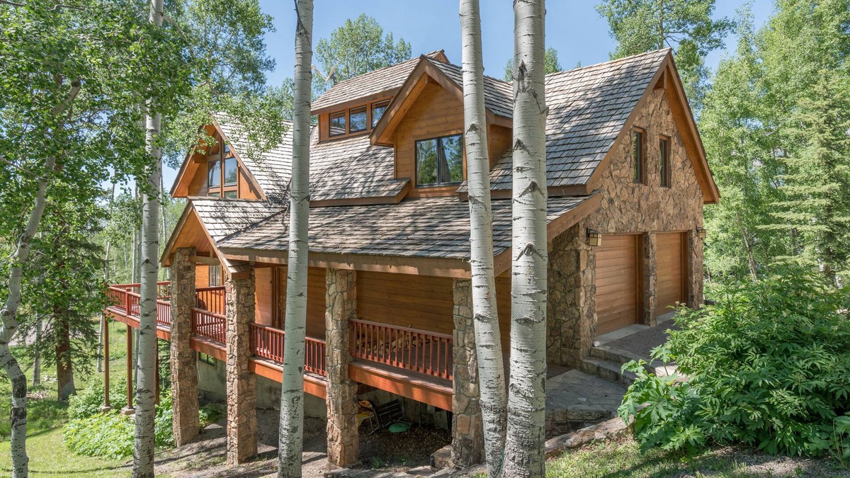 Telluride Cabin | Wapiti Mountain Escape by AvantStay | Commanding Views Wonderful Home w/Hot Tub