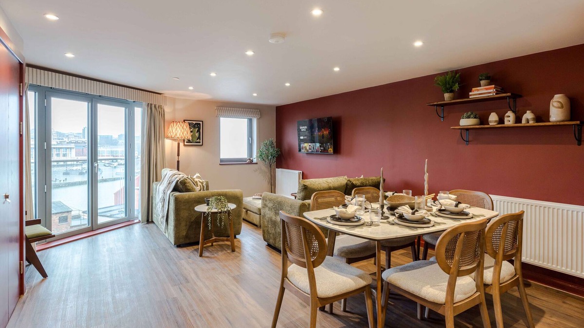 Bristol Floating Harbour Apartment | Wapping Wharf | 2 Bedroom Apartment