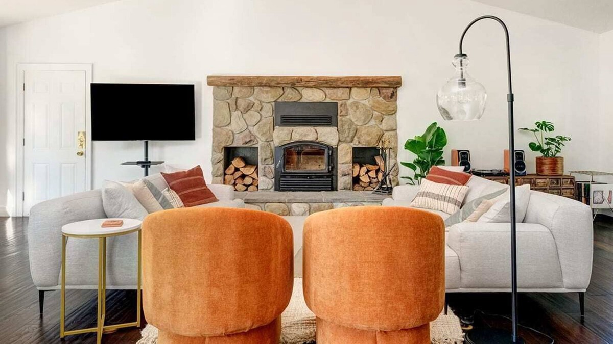 Gilbert Mills House | Warbler’s Nest - Water views, fireplace & hot tub