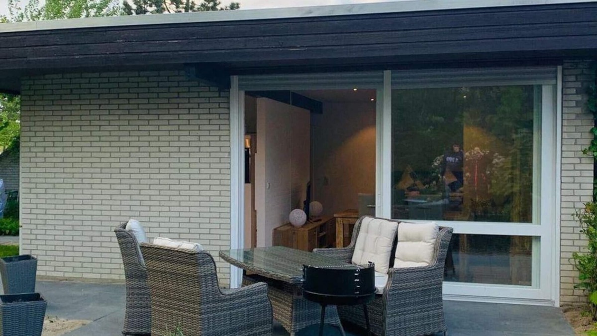 Tossens Apartment | Wardis lugworm