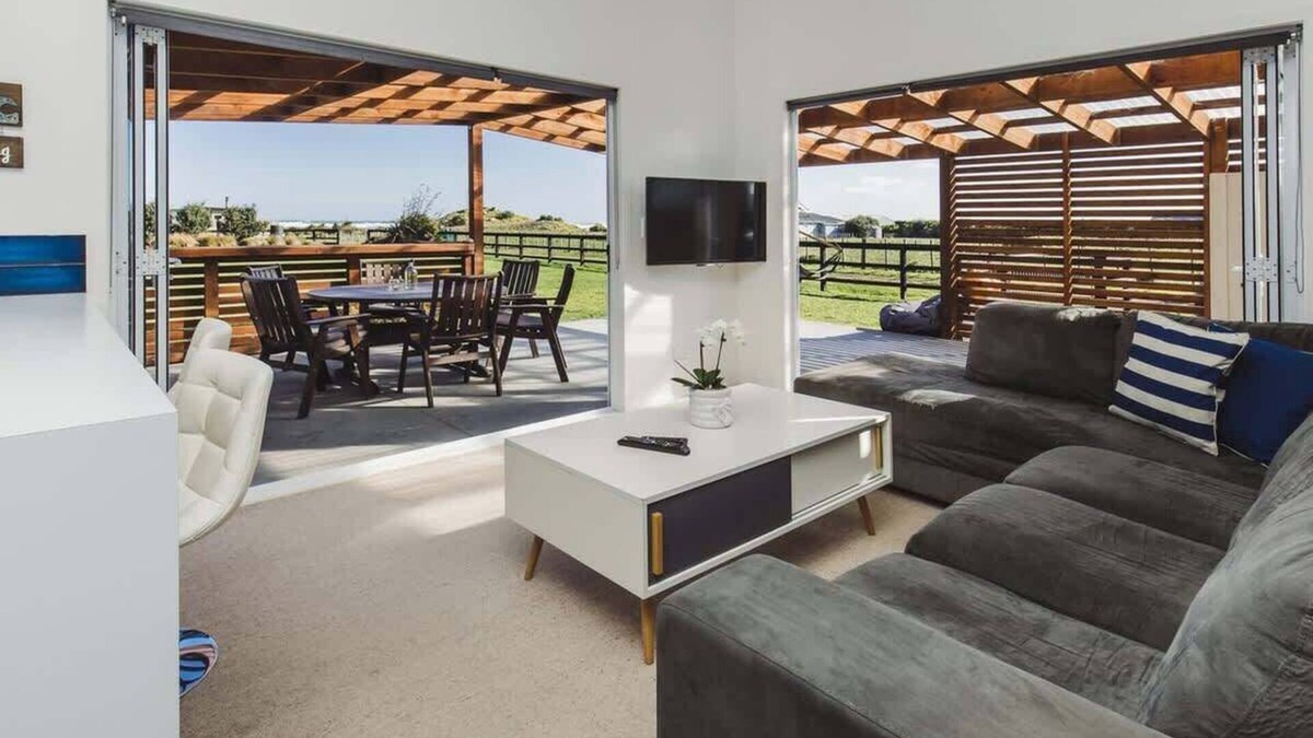 Warea House | Warea Beach Bach with Coastal Views
