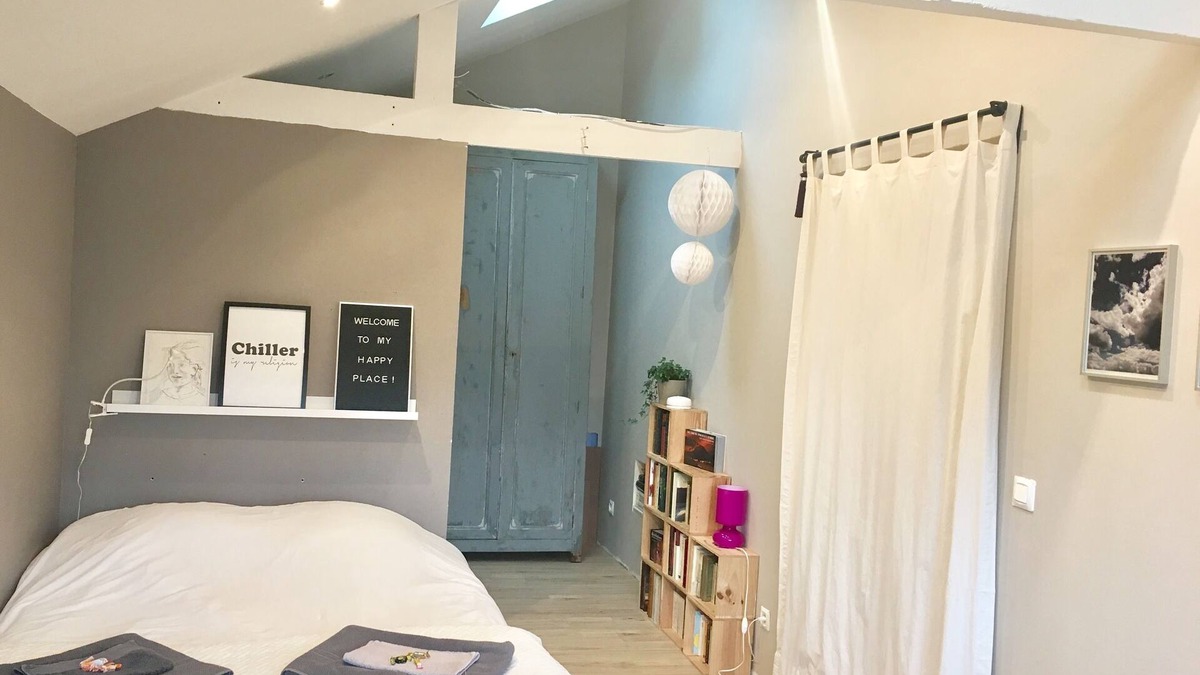 Montgeron Bed & Breakfast | Warm and comfortable outbuilding near Paris
