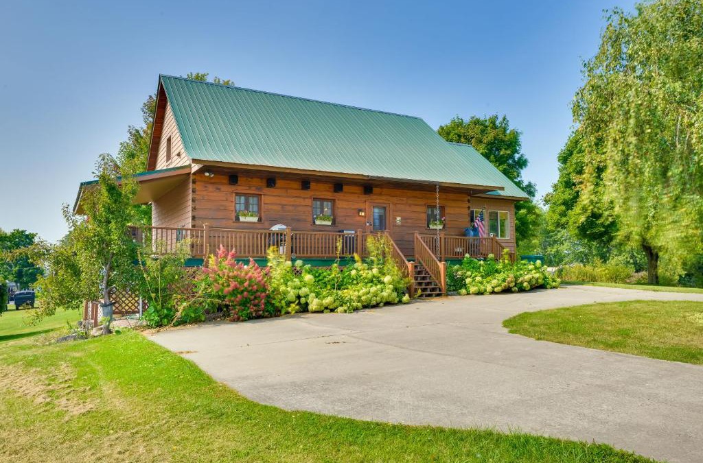 Fishers Landing House | Warm and Cozy Clayton Cabin Near St Lawrence River!