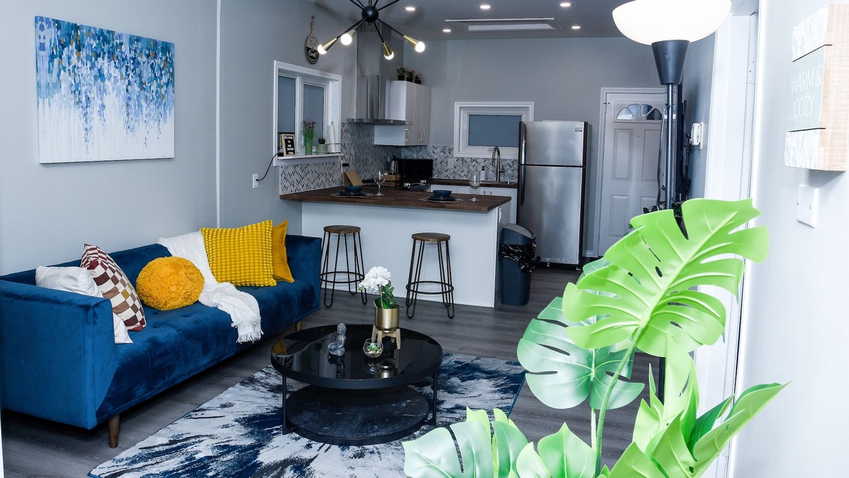 Winnipeg House | Warm and Cozy Home in Winnipeg