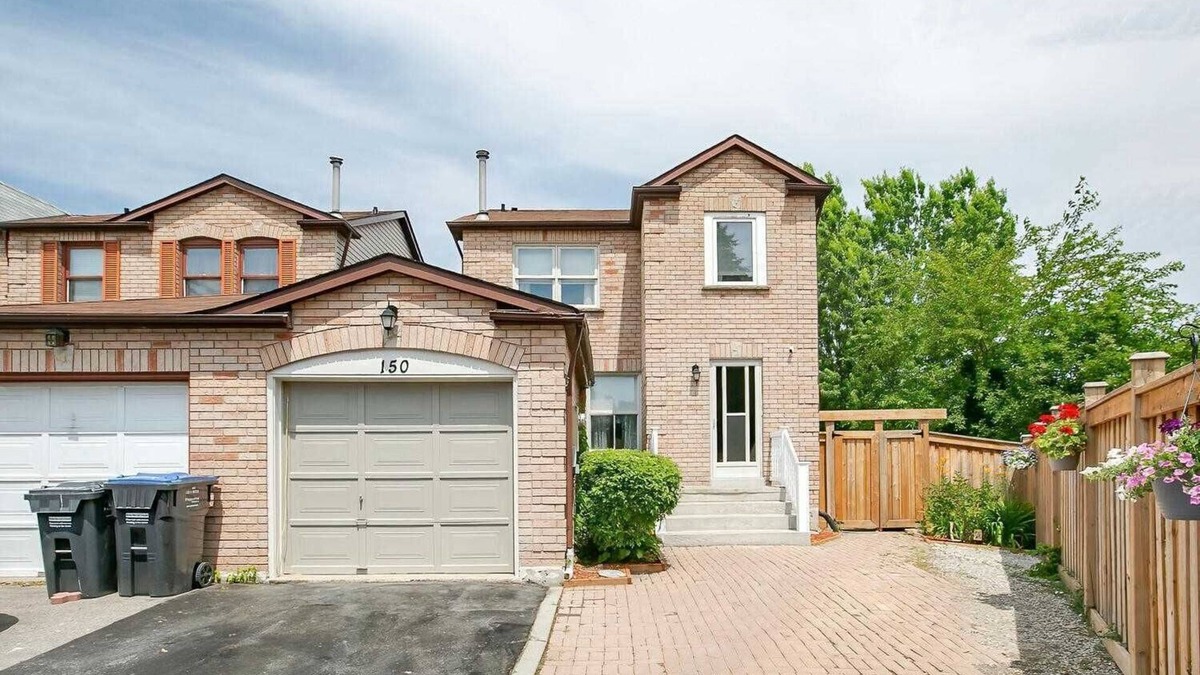 Brampton Apartment | Warm and cozy studio with a stunning view - Centrally located