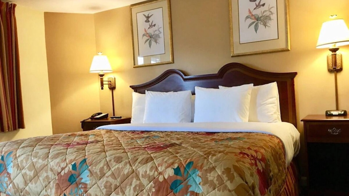 Sturbridge Hotel | Warm and Inviting Sturbridge Accommodation with Complimentary Breakfast