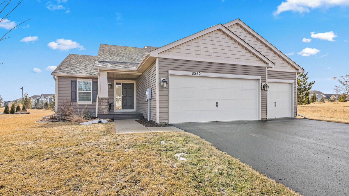 Woodbury House | Warm and Welcoming Home in Woodbury