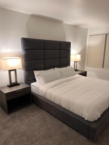 La Brea Apartment | Warm and Welcoming